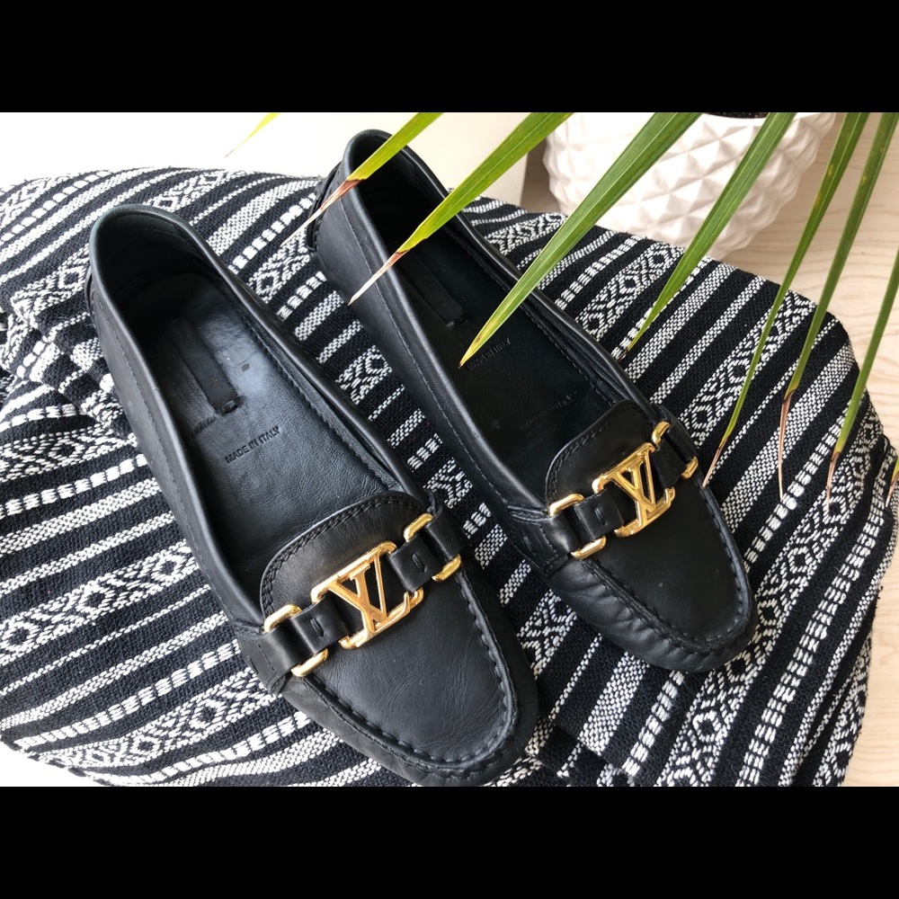 Louis Vuitton Flat Shoes
